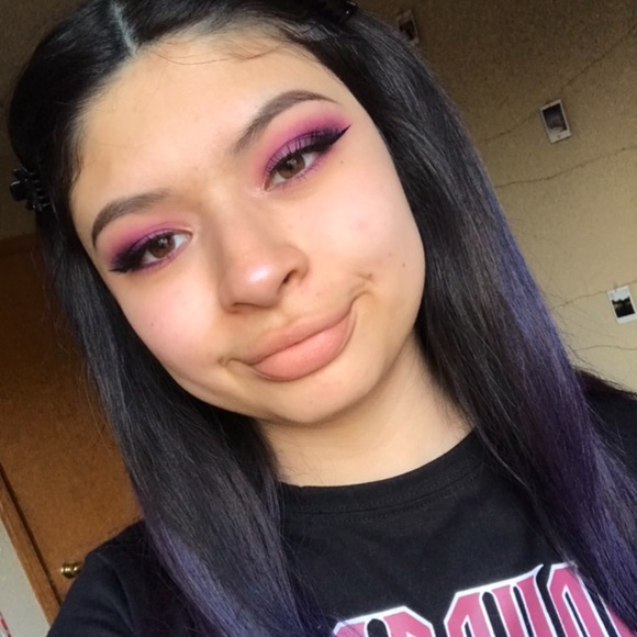 Meet Your Posher🖤 - Picture 4 of 11